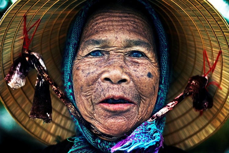 Hình ảnh tuyệt đẹp của Việt Nam - người phụ nữ Hội An