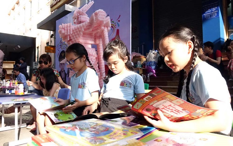 Lễ hội Đường sách tại Sài Gòn Tết Đinh Dậu 2017