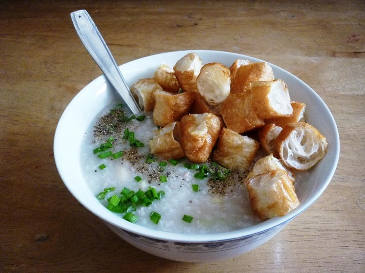 Cháo thịt nóng – món ăn ấm bụng cho buổi sáng mùa đông Hà Nội