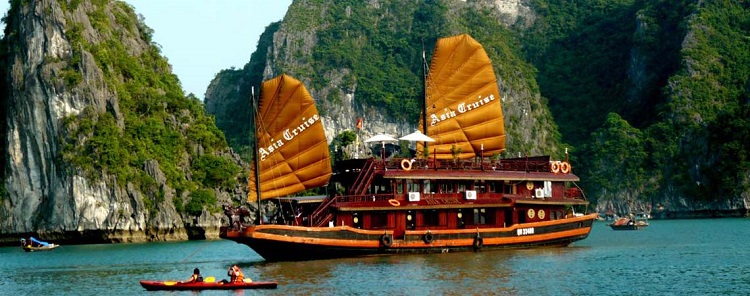 Đi thuyền ra đảo Khỉ và Vịnh Lan Hạ