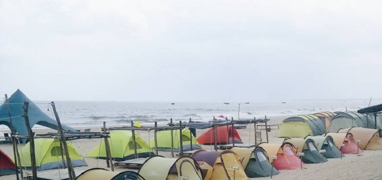 Khu lều trại trên bãi biển