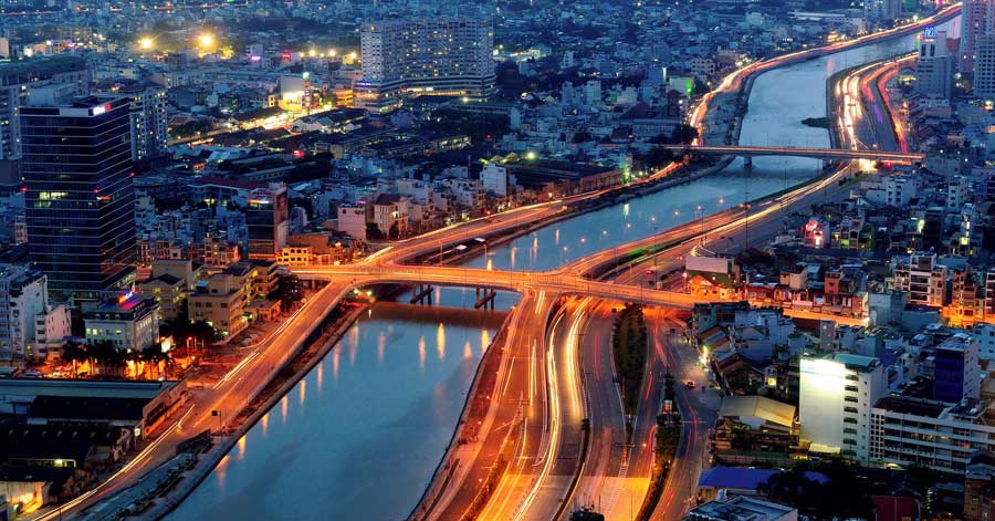 Thành phố Đà Nẵng sôi động trong đêm
