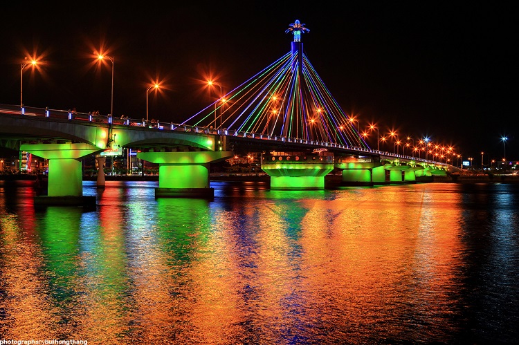 Cầu sông Hàn - biểu tượng kiến trúc của TP. Đà Nẵng