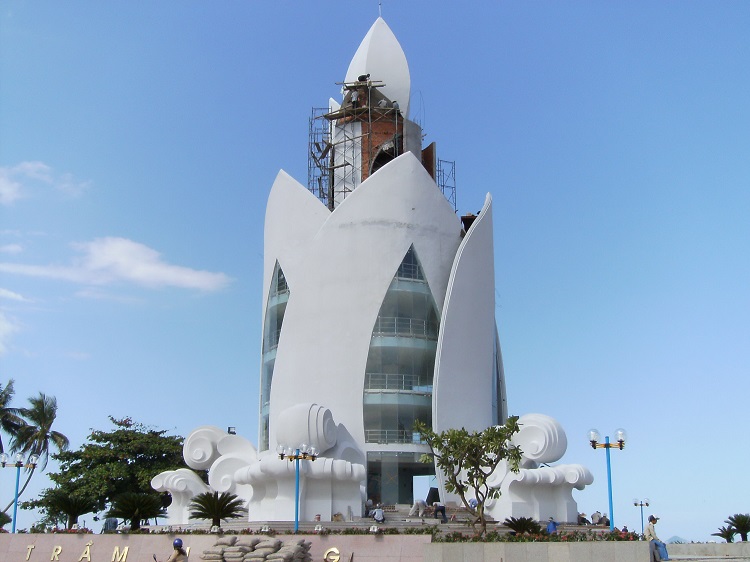 Tháp Trầm Hương - biểu tượng kiến trúc của TP. Nha Trang