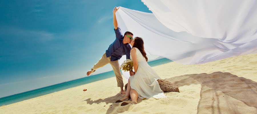 Chụp ảnh cưới ở biển Đà Nẵng