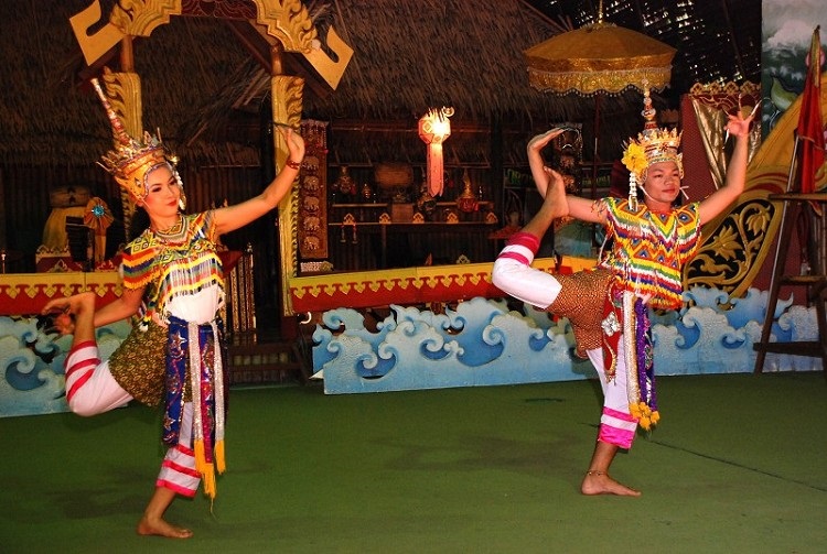 Điệu múa truyền thống của Thái Lan