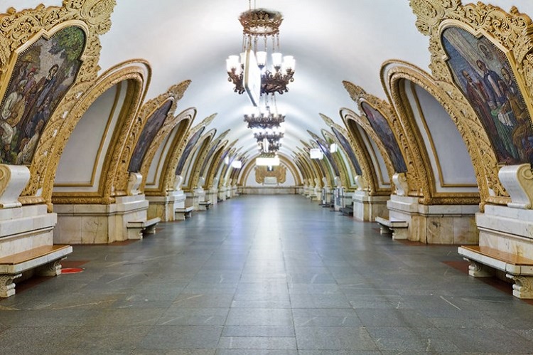 Ga tàu điện ngầm tại Nga
