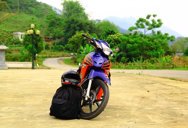 Du lịch Thung Nai bằng xe máy là một lựa chọn không tồi vì khoảng cách không quá xa