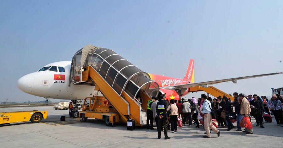 Máy bay của VietJet Air hạ cánh tại sân bay Chu Lai