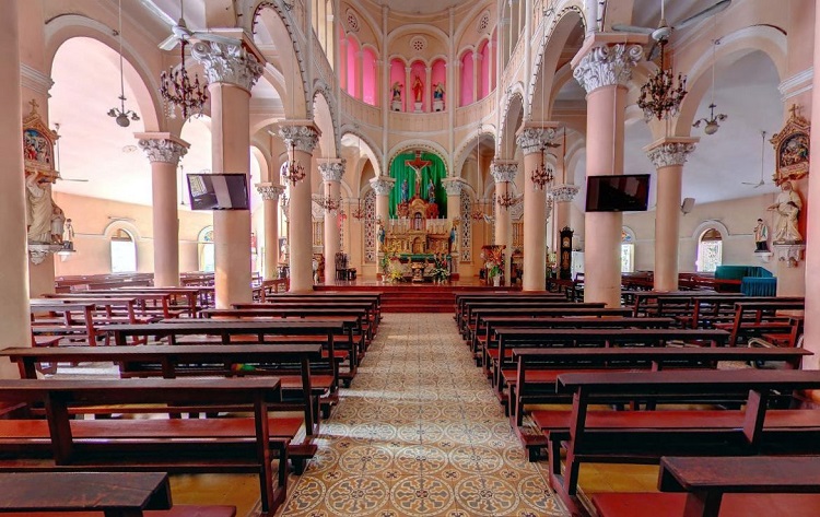 Bên trong Nhà thờ Tân Định - Sài Gòn