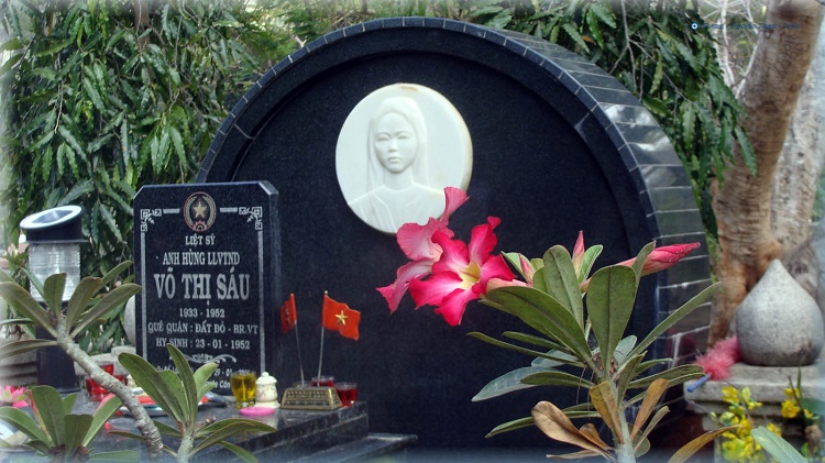 Mộ nữ anh hùng Võ Thị Sáu tại Côn Đảo