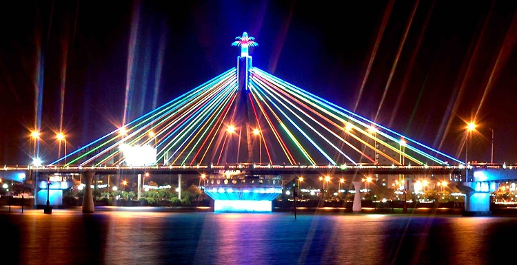 Cầu sông Hàn – biểu tượng của Đà Nẵng