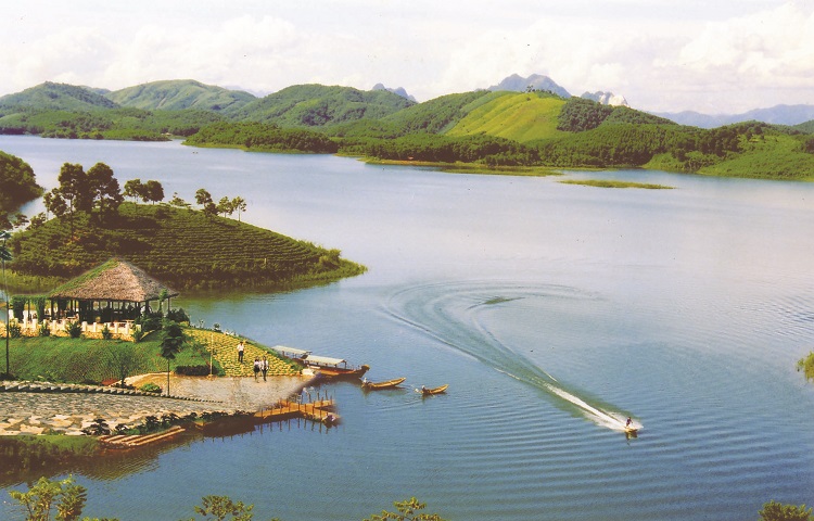 Hồ Thác Bà - huyện Yên Bình và Lục Yên, tỉnh Yên Bái
