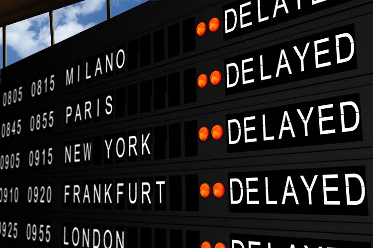 Thông thường thì các đại lý, phòng vé hoặc hãng hàng không sẽ thông báo cho bạn qua email hoặc điện thoại nếu có vấn đề gì liên quan đến việc chuyến bay bị hoãn, hủy chuyến