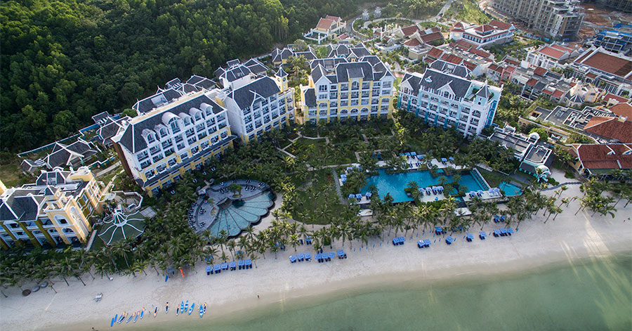 Khám phá JW Marriott Phu Quoc Emerald Bay Resort & Spa bên biển