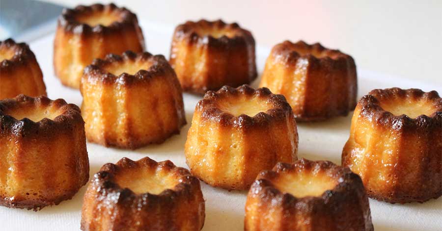 Món bánh Cannelés de Bordeaux