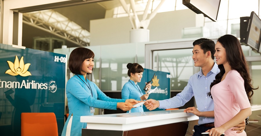 Hành khách mua vé máy bay hạng phổ thông đặc biệt được ưu tiên làm thủ tục tại quầy check-in riêng