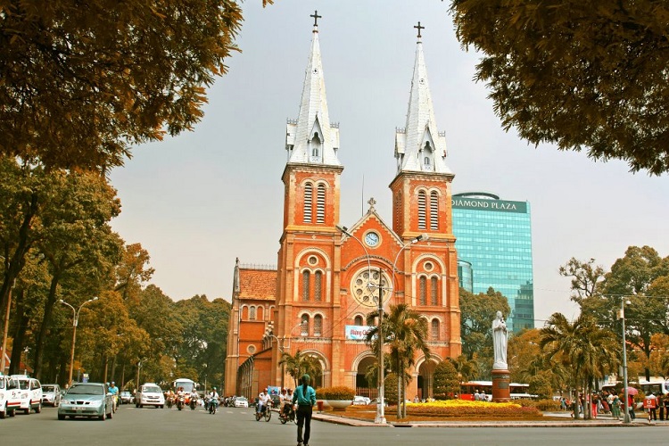 Nhà thờ Đức Bà tại Sài Gòn