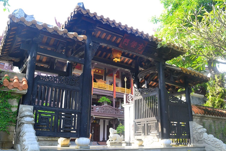 Chùa Thiên Hưng thuộc xã Nhơn Hưng, thị xã An Nhơn, Bình Định – Đây là một trong những ngôi chùa đẹp của nước ta.