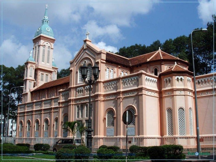9 nhà thờ đẹp nhất trong dịp Giáng sinh tại Sài Gòn
